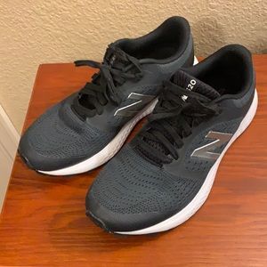 New Balance 520 Sneakers